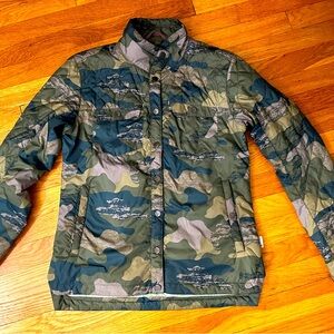 Stio NWOT Skycrest Womens Insulated Snap Shirt Jacket Green Camo Medium